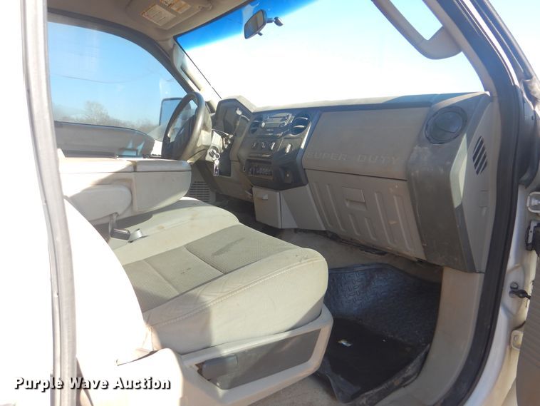 image for item DJ8564 2008 Ford F550 Super Duty XL  Crew Cab flatbed truck