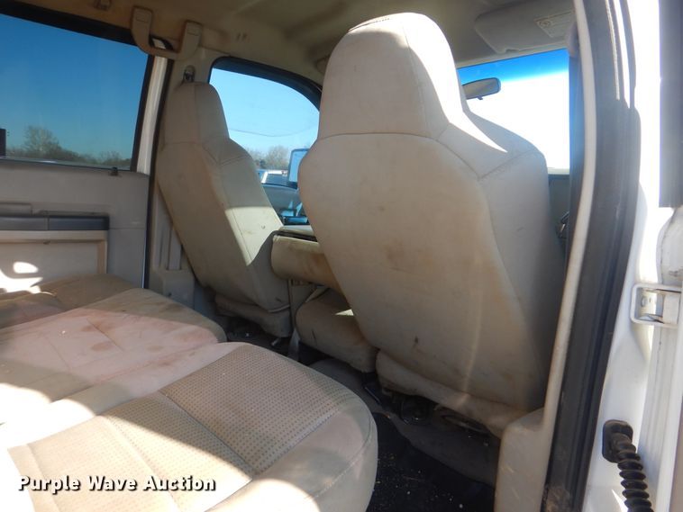 image for item DJ8564 2008 Ford F550 Super Duty XL  Crew Cab flatbed truck