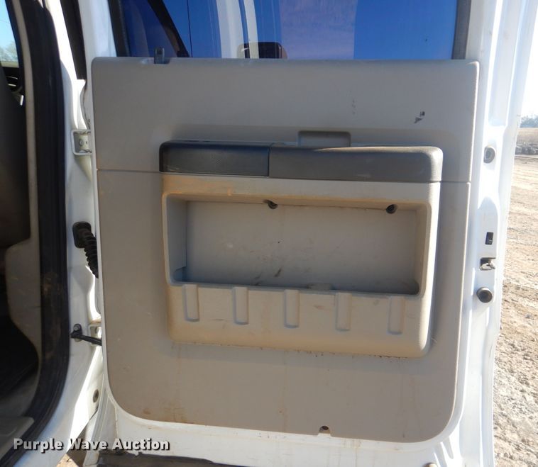 image for item DJ8564 2008 Ford F550 Super Duty XL  Crew Cab flatbed truck