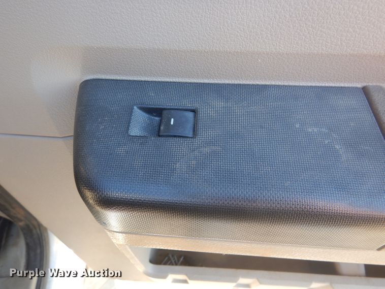 image for item DJ8564 2008 Ford F550 Super Duty XL  Crew Cab flatbed truck