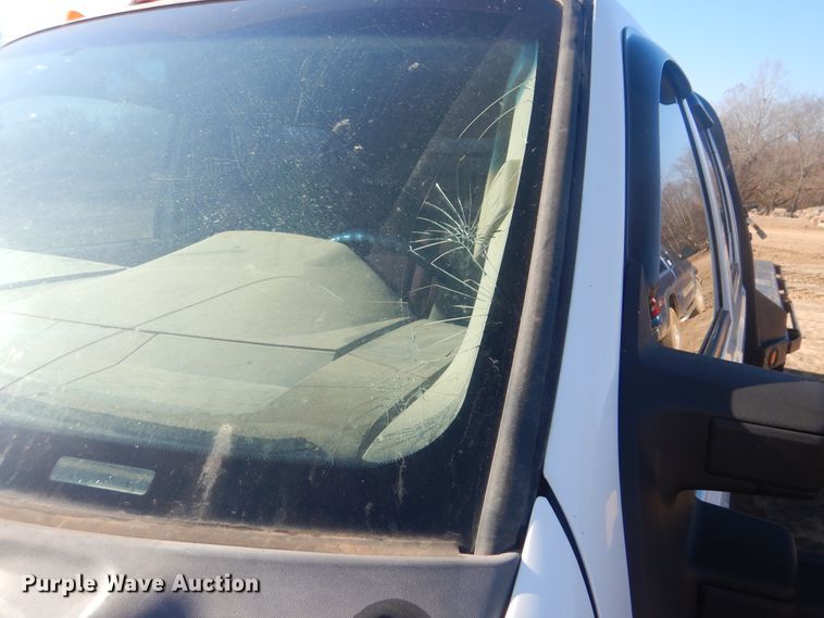 image for item DJ8564 2008 Ford F550 Super Duty XL  Crew Cab flatbed truck