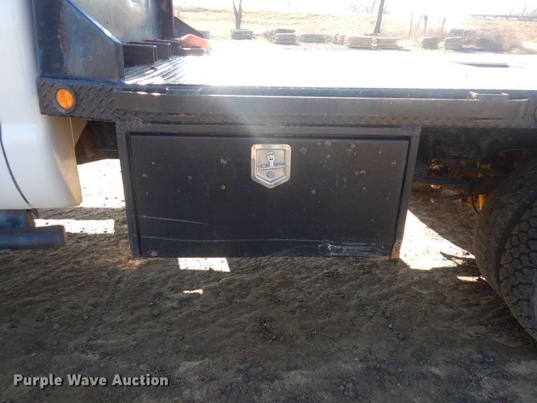 image for item DJ8564 2008 Ford F550 Super Duty XL  Crew Cab flatbed truck