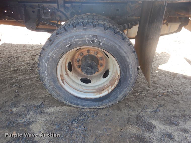 image for item DJ8564 2008 Ford F550 Super Duty XL  Crew Cab flatbed truck