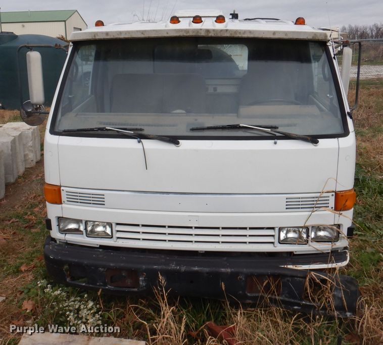 image for item DY9623 1990 Isuzu NPR  street sweeper truck