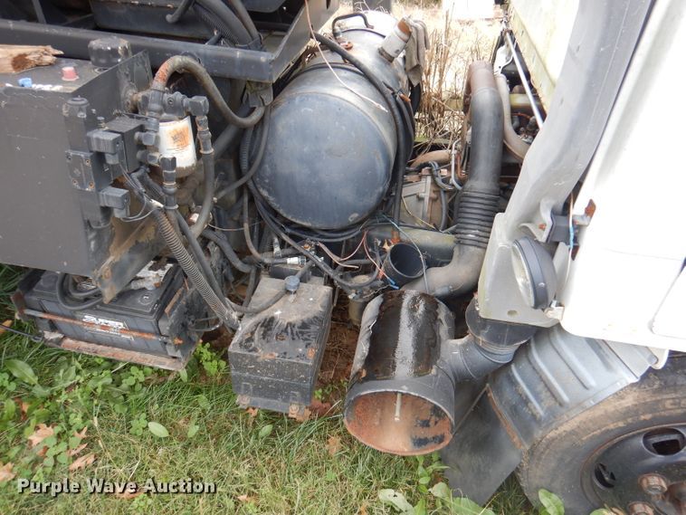 image for item DY9623 1990 Isuzu NPR  street sweeper truck