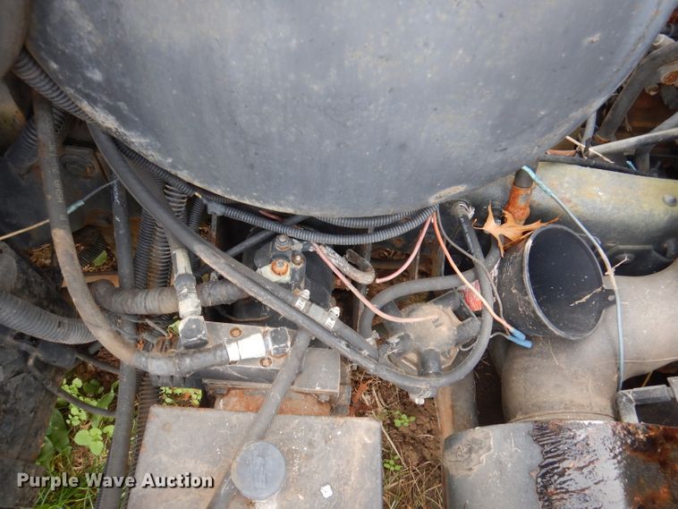 image for item DY9623 1990 Isuzu NPR  street sweeper truck