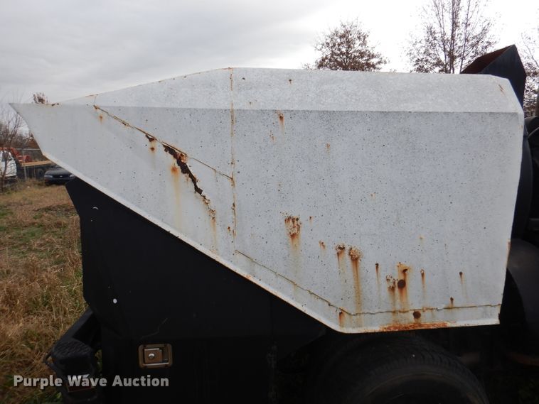 image for item DY9623 1990 Isuzu NPR  street sweeper truck