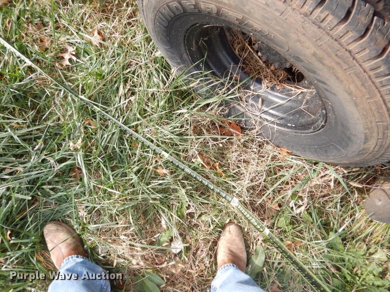 image for item DY9623 1990 Isuzu NPR  street sweeper truck