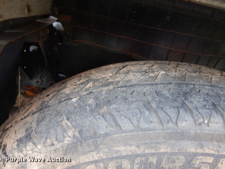 image for item DY9623 1990 Isuzu NPR  street sweeper truck