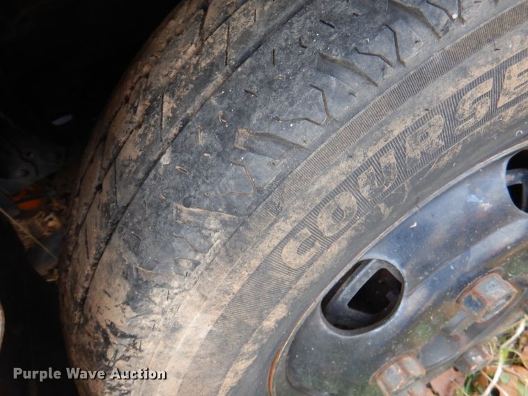 image for item DY9623 1990 Isuzu NPR  street sweeper truck