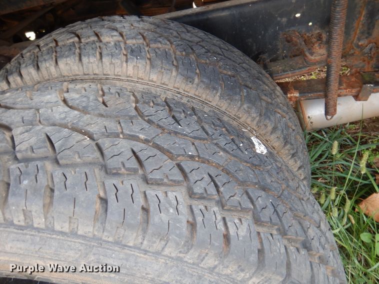 image for item DY9623 1990 Isuzu NPR  street sweeper truck