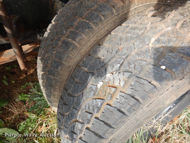 image for item DY9623 1990 Isuzu NPR  street sweeper truck