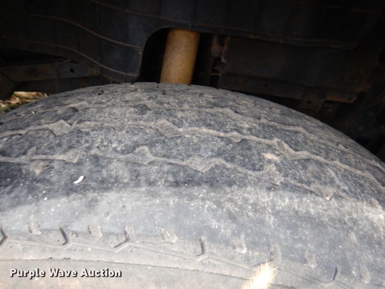 image for item DY9623 1990 Isuzu NPR  street sweeper truck