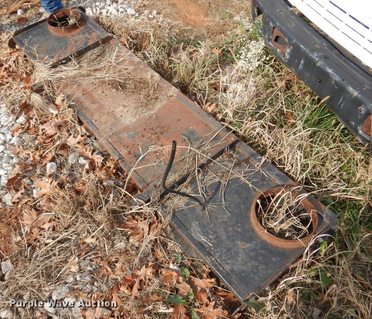 image for item DY9623 1990 Isuzu NPR  street sweeper truck