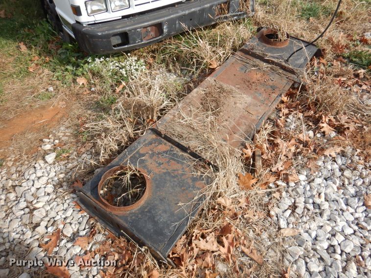 image for item DY9623 1990 Isuzu NPR  street sweeper truck