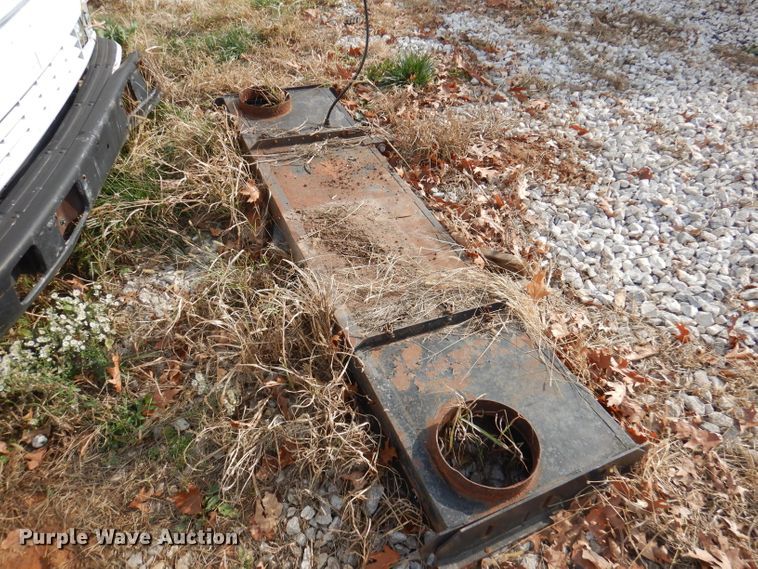 image for item DY9623 1990 Isuzu NPR  street sweeper truck