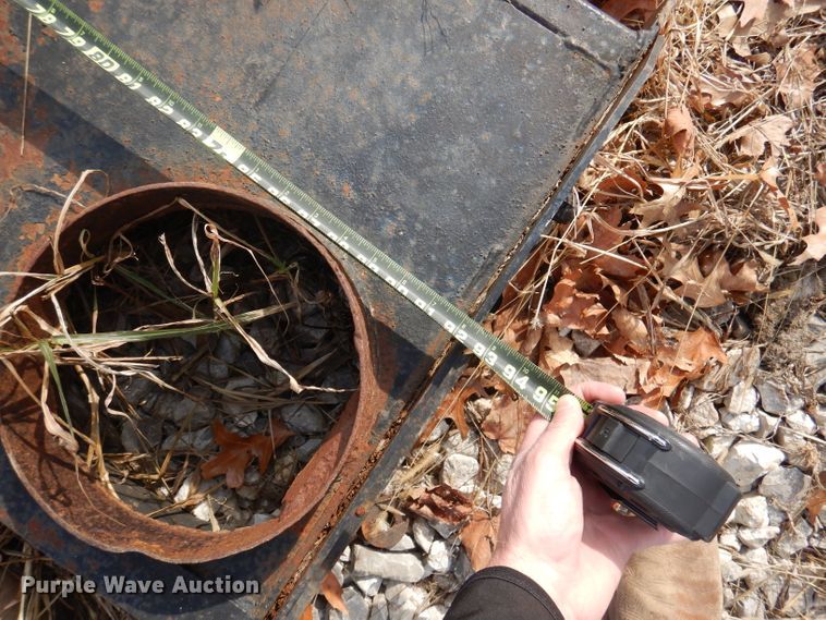 image for item DY9623 1990 Isuzu NPR  street sweeper truck