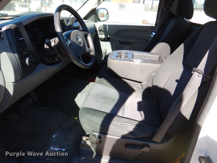 image for item DY9639 2011 Chevrolet Silverado 1500  pickup truck