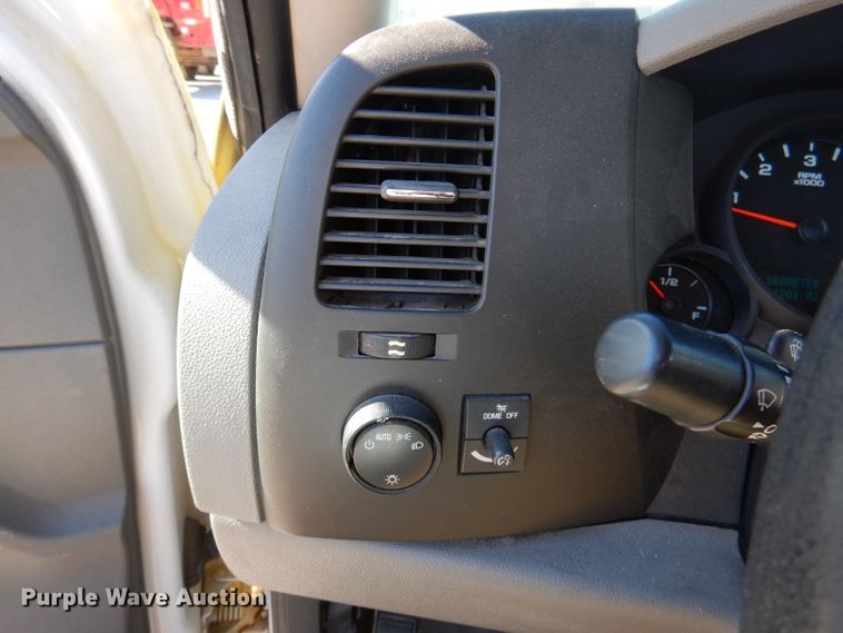 image for item DY9639 2011 Chevrolet Silverado 1500  pickup truck