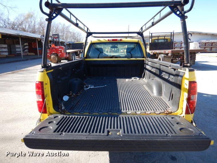 image for item DY9639 2011 Chevrolet Silverado 1500  pickup truck