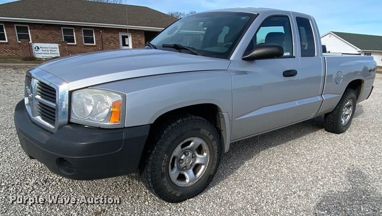 image for item EL9619 2005 Dodge Dakota  Club Cab pickup truck