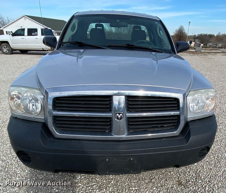 image for item EL9619 2005 Dodge Dakota  Club Cab pickup truck