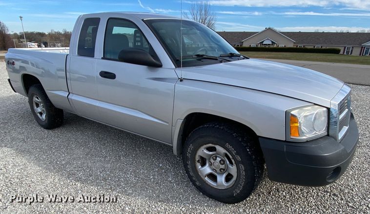 image for item EL9619 2005 Dodge Dakota  Club Cab pickup truck