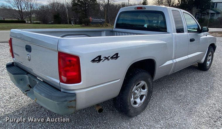 image for item EL9619 2005 Dodge Dakota  Club Cab pickup truck