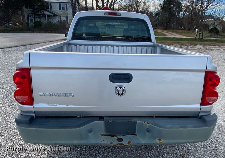 image for item EL9619 2005 Dodge Dakota  Club Cab pickup truck