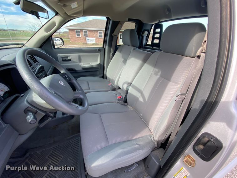 image for item EL9619 2005 Dodge Dakota  Club Cab pickup truck