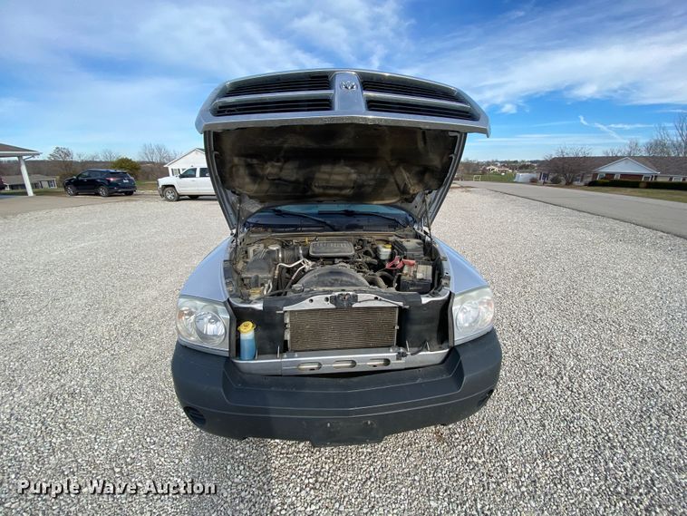 image for item EL9619 2005 Dodge Dakota  Club Cab pickup truck