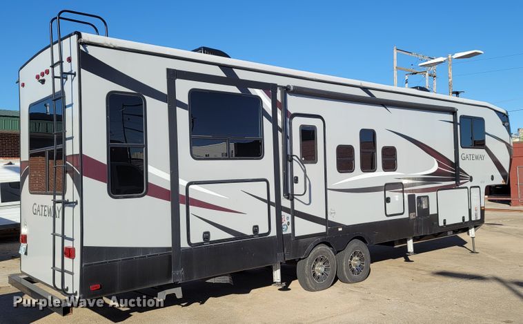 image for item ET9040 2019 Heartland M-3230CK  camper