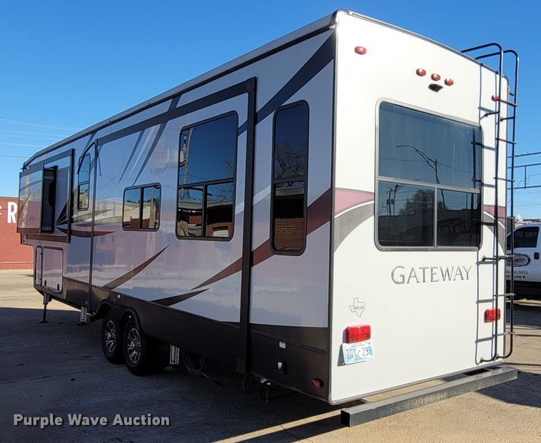 image for item ET9040 2019 Heartland M-3230CK  camper