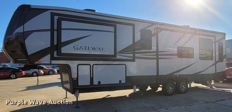 image for item ET9040 2019 Heartland M-3230CK  camper