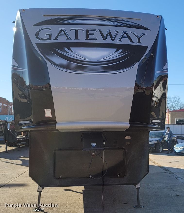 image for item ET9040 2019 Heartland M-3230CK  camper