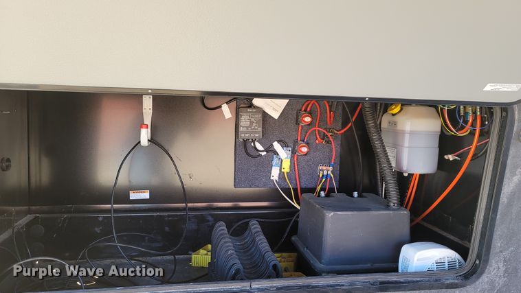 image for item ET9040 2019 Heartland M-3230CK  camper