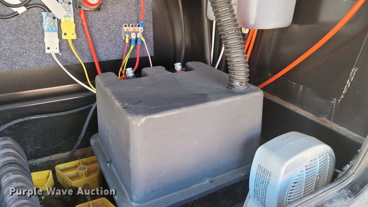 image for item ET9040 2019 Heartland M-3230CK  camper