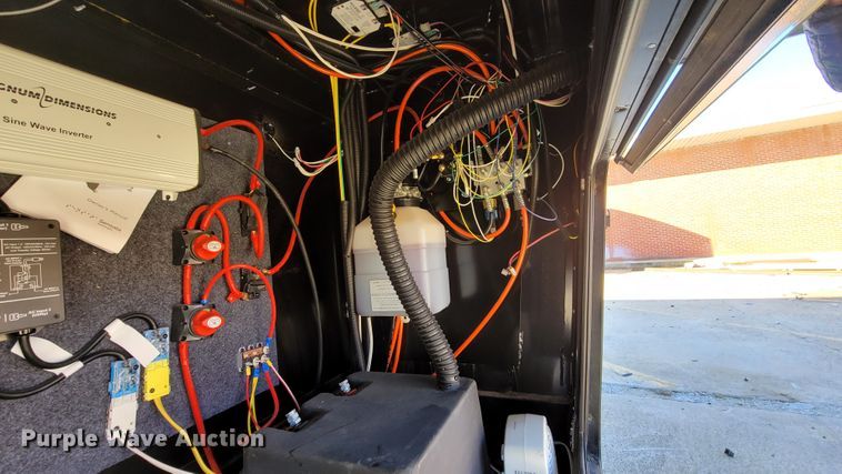 image for item ET9040 2019 Heartland M-3230CK  camper