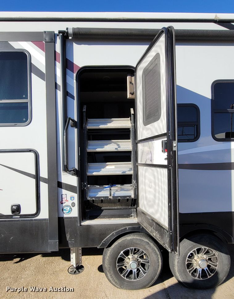 image for item ET9040 2019 Heartland M-3230CK  camper