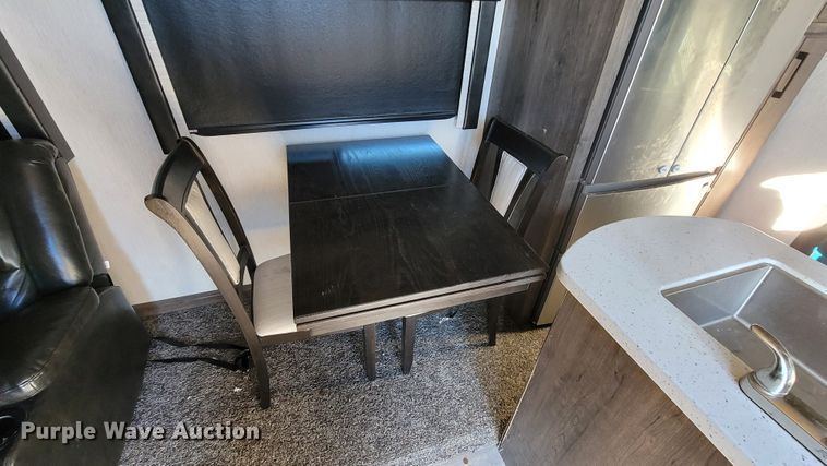 image for item ET9040 2019 Heartland M-3230CK  camper