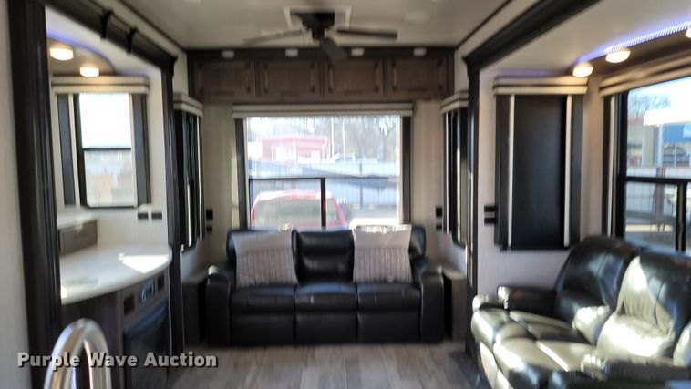 image for item ET9040 2019 Heartland M-3230CK  camper