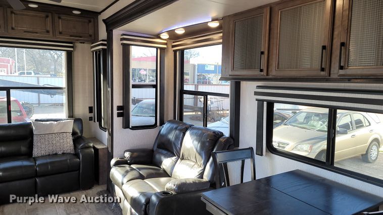 image for item ET9040 2019 Heartland M-3230CK  camper