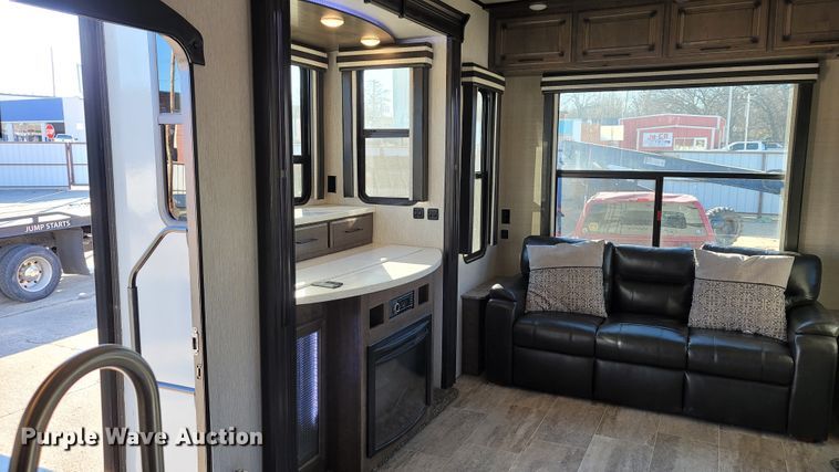 image for item ET9040 2019 Heartland M-3230CK  camper