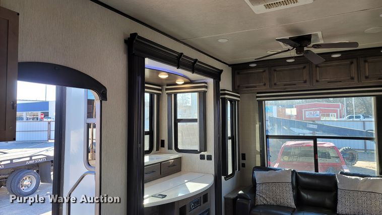 image for item ET9040 2019 Heartland M-3230CK  camper