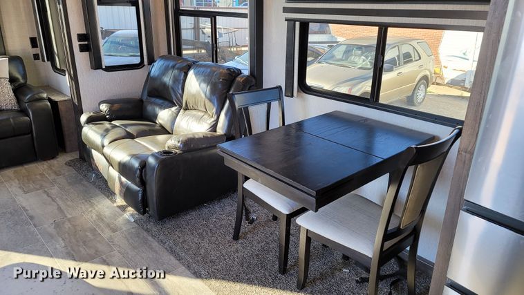 image for item ET9040 2019 Heartland M-3230CK  camper