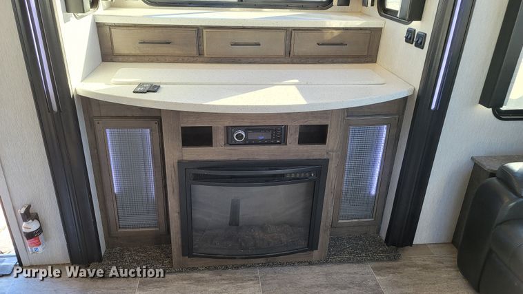 image for item ET9040 2019 Heartland M-3230CK  camper