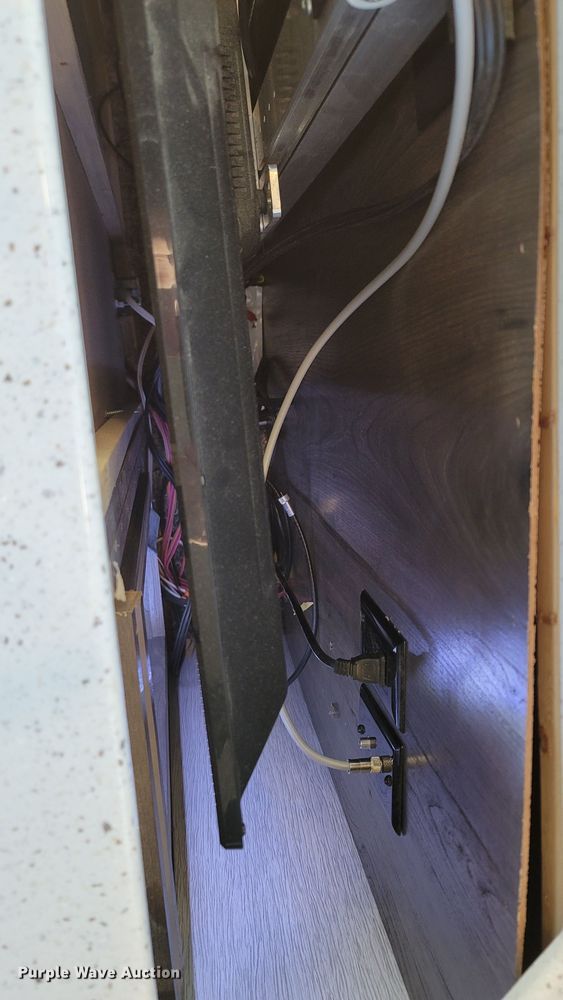 image for item ET9040 2019 Heartland M-3230CK  camper