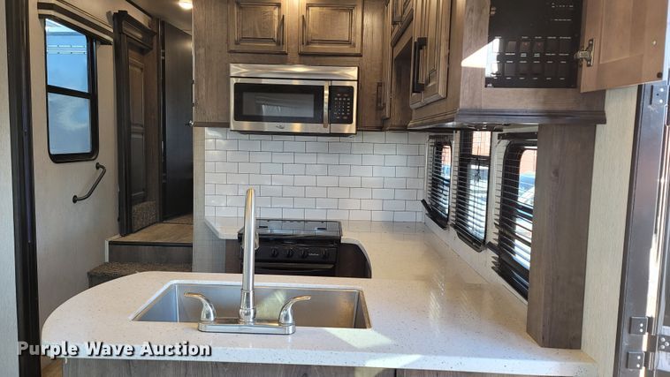 image for item ET9040 2019 Heartland M-3230CK  camper