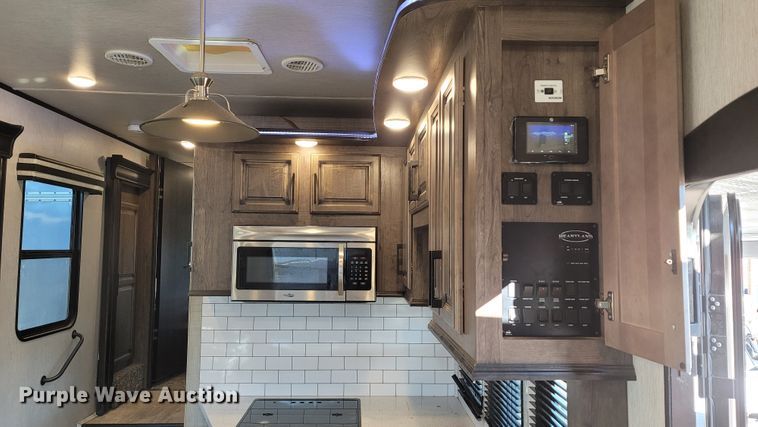 image for item ET9040 2019 Heartland M-3230CK  camper