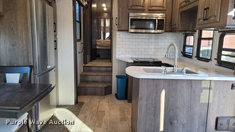 image for item ET9040 2019 Heartland M-3230CK  camper